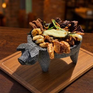 MOLCAJETE