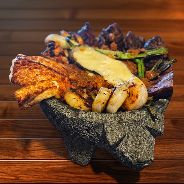 MOLCAJETE.