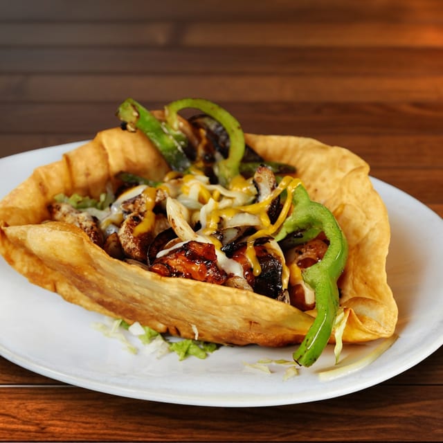 CHICKEN FAJITA SALAD.