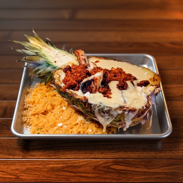 CHORIPOLLO A LA PINA.