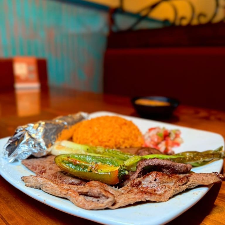 Sizzling Chicken Fajitas: A Flavorful Latin Delight