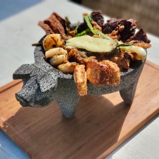 MOLCAJETE