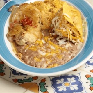 CHILE RELLENO & TACO